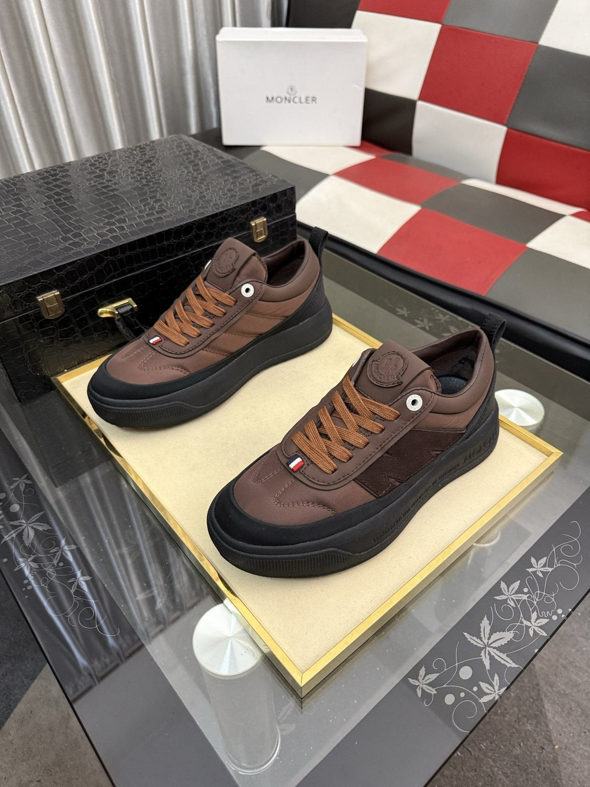 微商相册测试鞋子-Moncler Dark Brown and Black Low-Top Sneakers — front