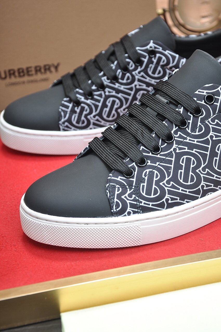 Burberry Black Pattern Low-Top Sneakers — detail
