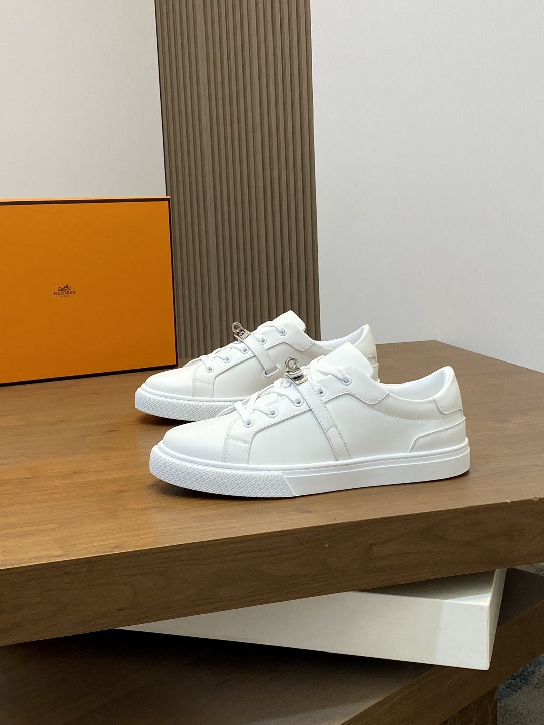 Men's Low-Top Lace-Up Sneakers — hero