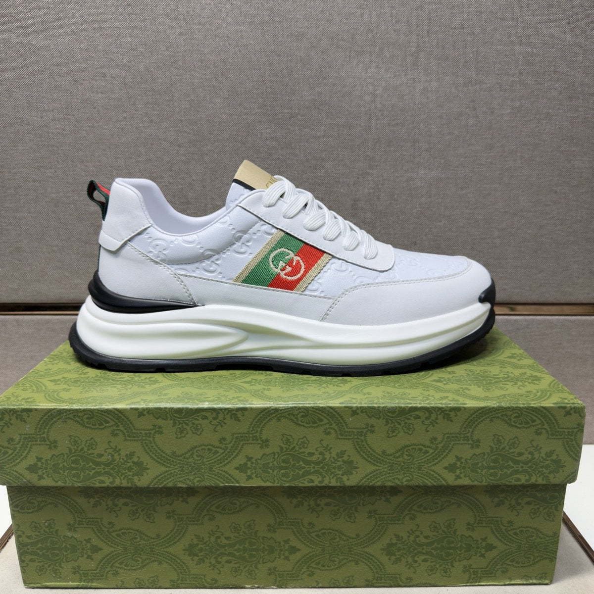 Gucci White Stripe Low-Top Sneakers — hero
